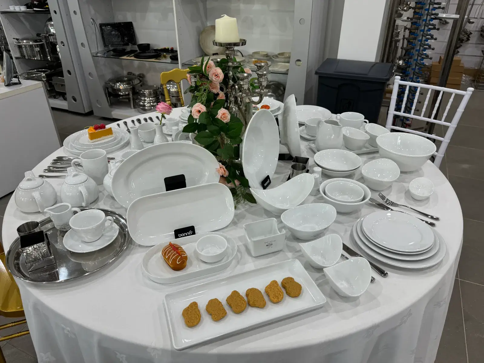 chinaware table
